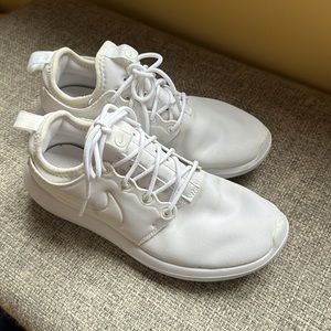 Nike Roshe women sneakers